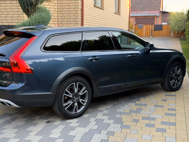 Volvo V90 Cross Country - фото 4
