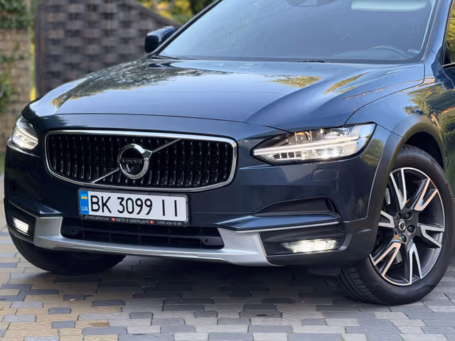Volvo V90 Cross Country - фото 1