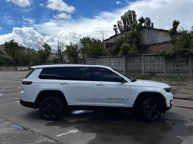 Jeep Grand Cherokee - фото 4
