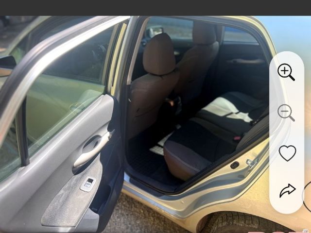 Toyota Auris - фото 1