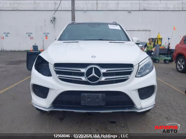 Mercedes-Benz GLE - фото 7