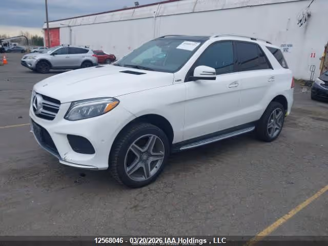 Mercedes-Benz GLE - фото 1