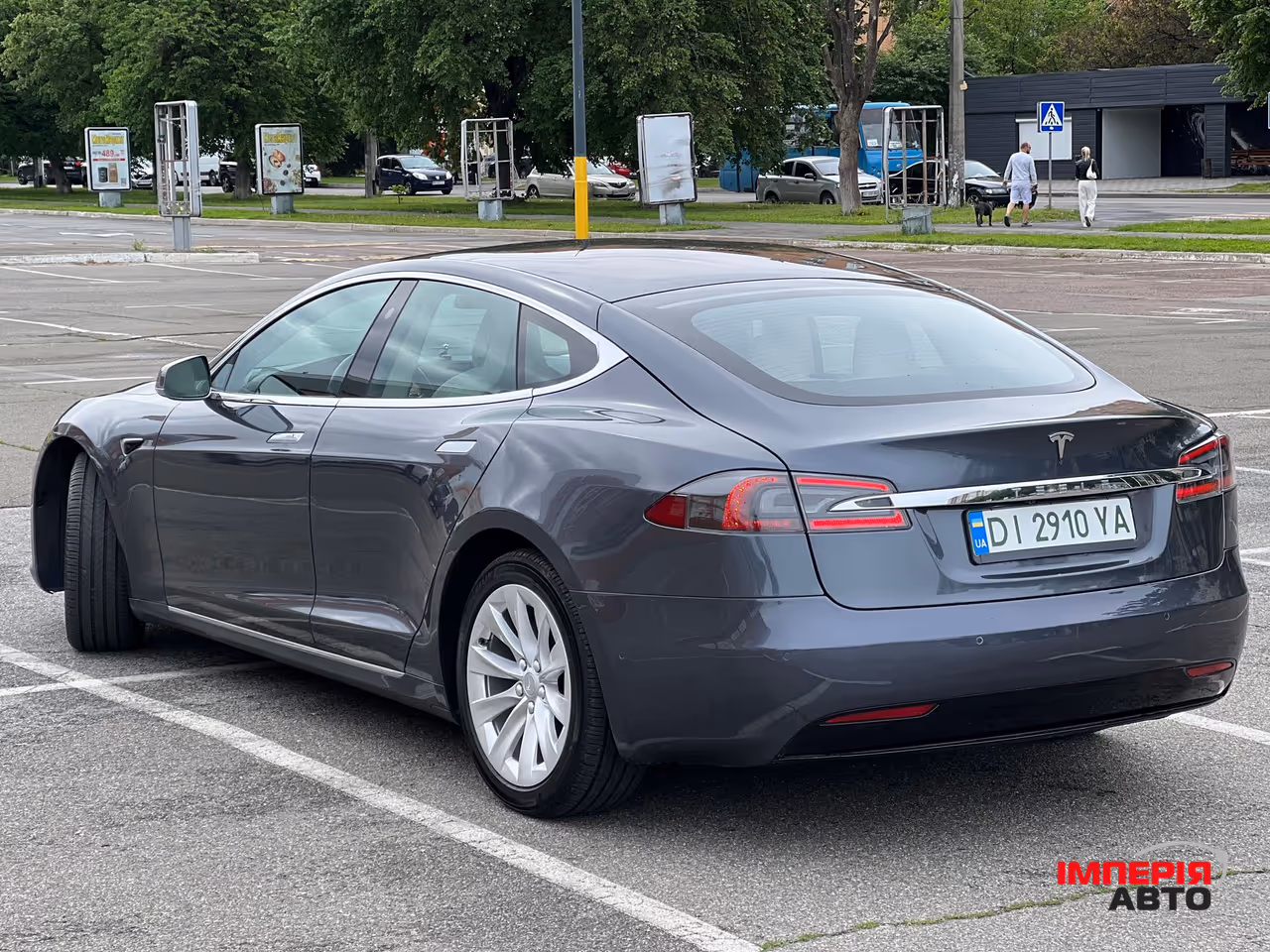 Tesla Model S - фото 7