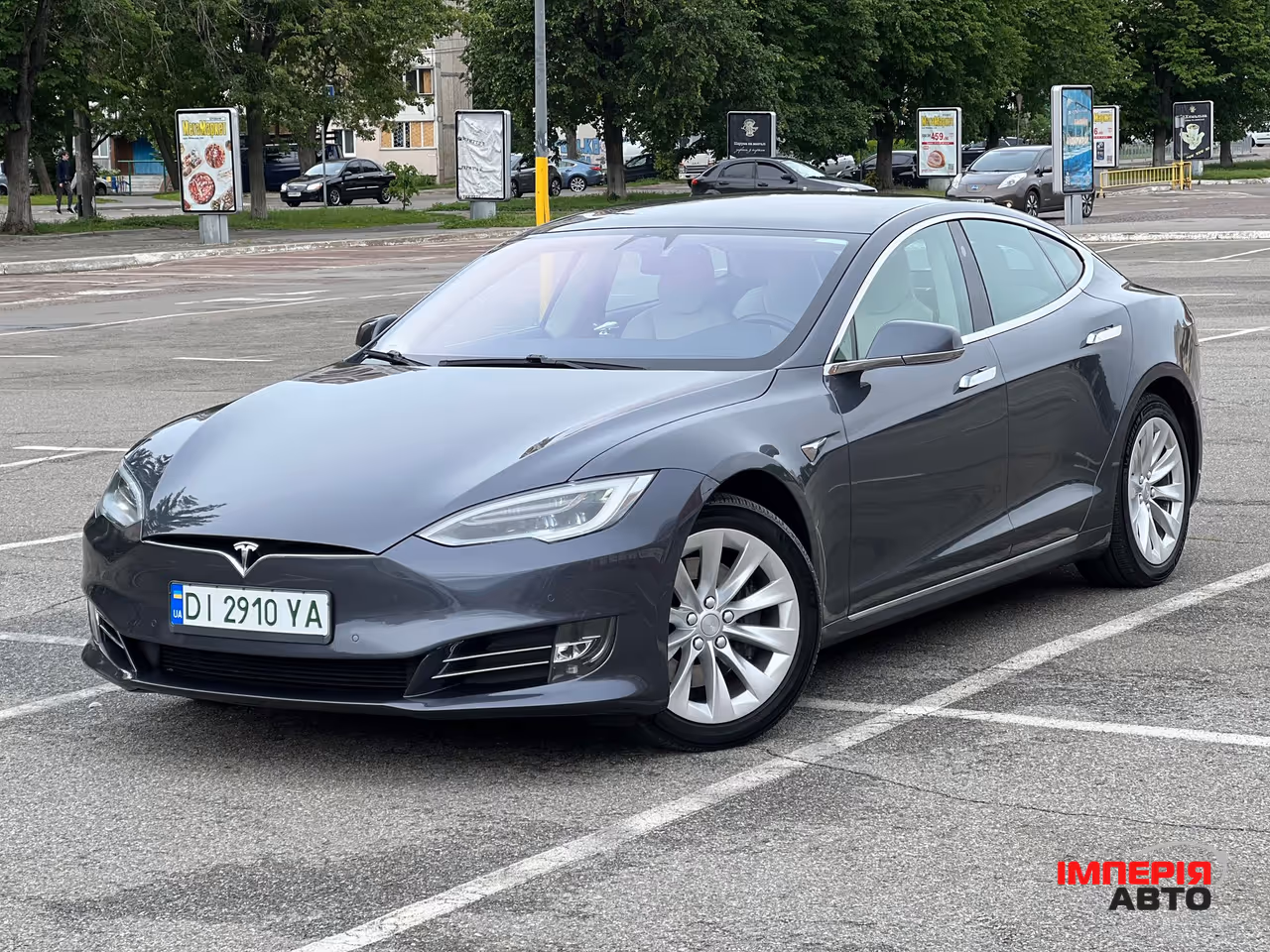 Tesla Model S - фото 1