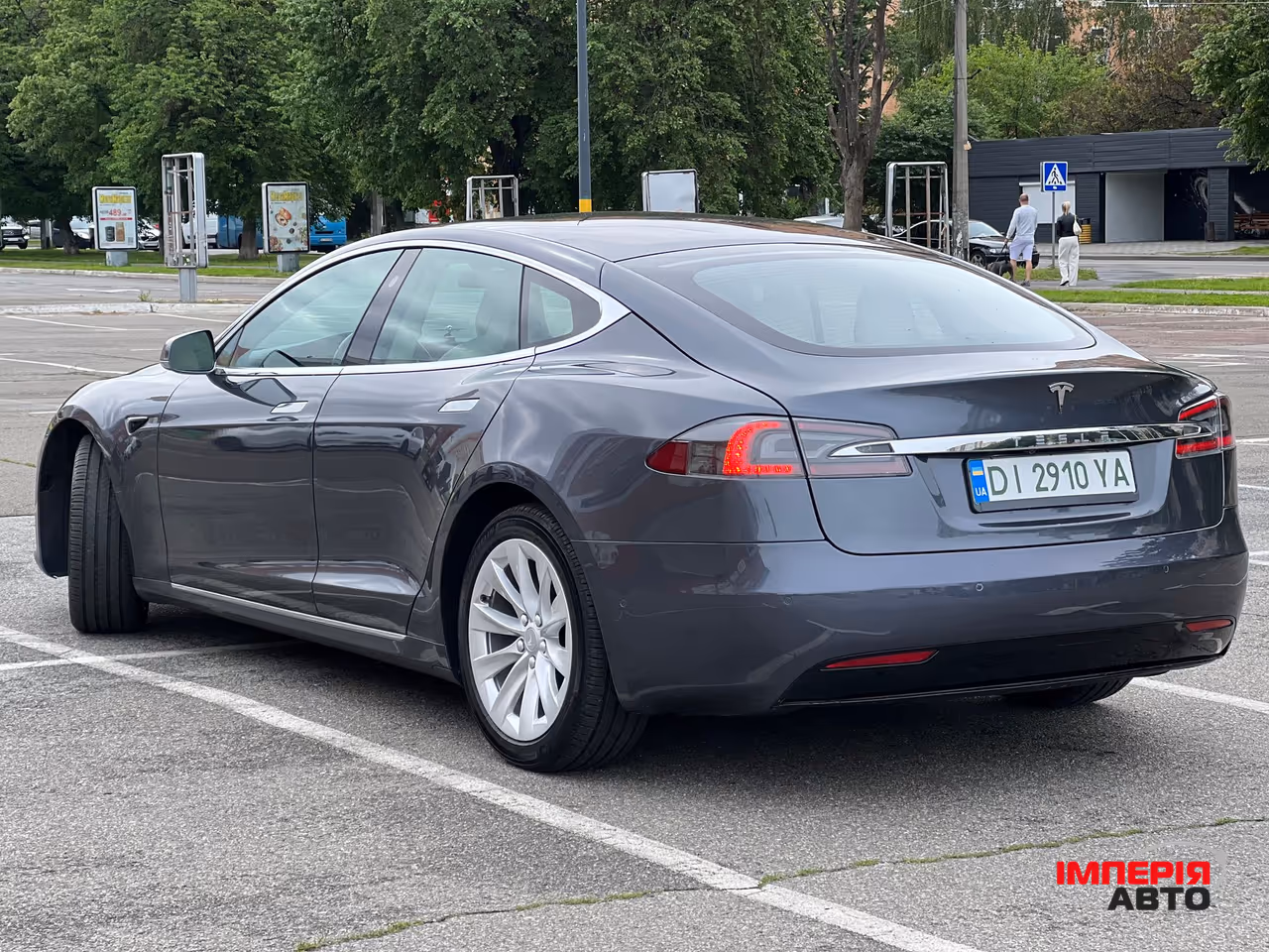 Tesla Model S - фото 6