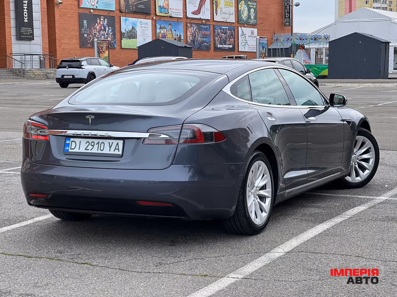 Tesla Model S - фото 9