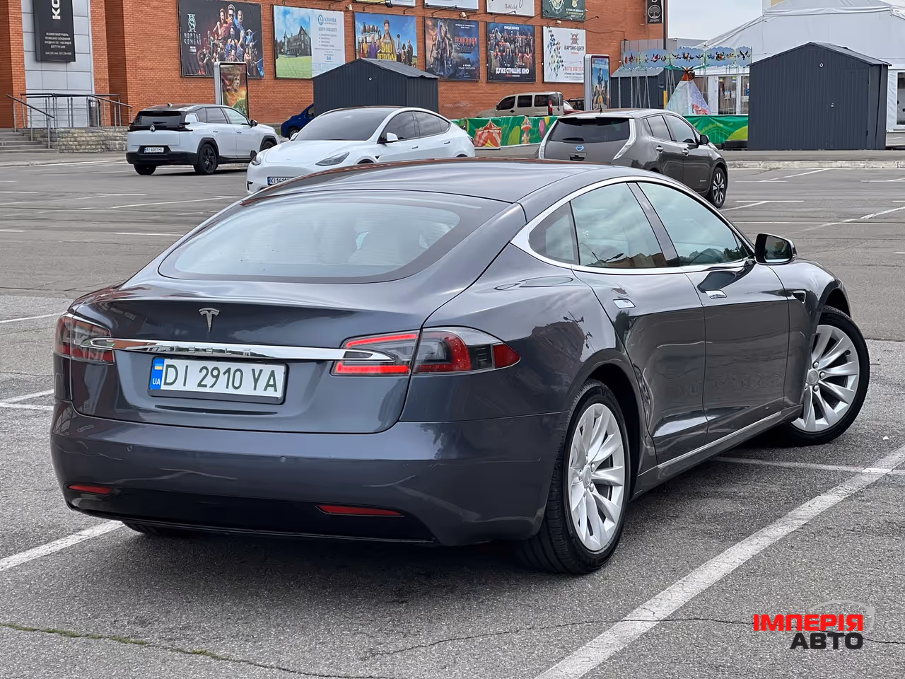 Tesla Model S - фото 10