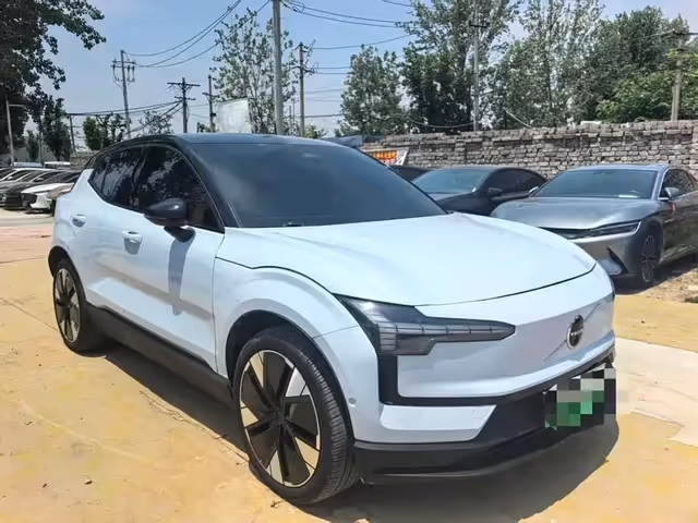 Volvo EX30 - фото 2