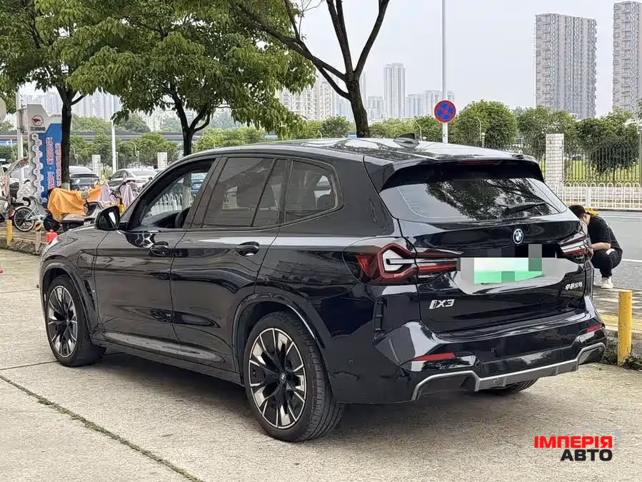 BMW iX3 - фото 3