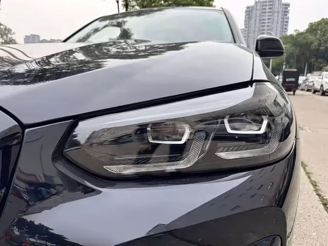 BMW iX3 - фото 5