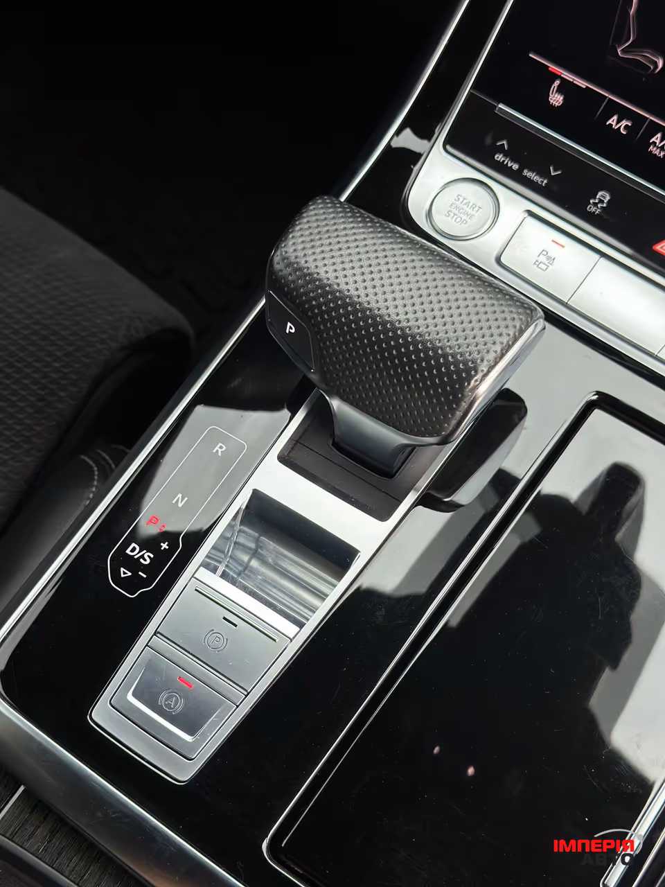 Audi Q8 - фото 17