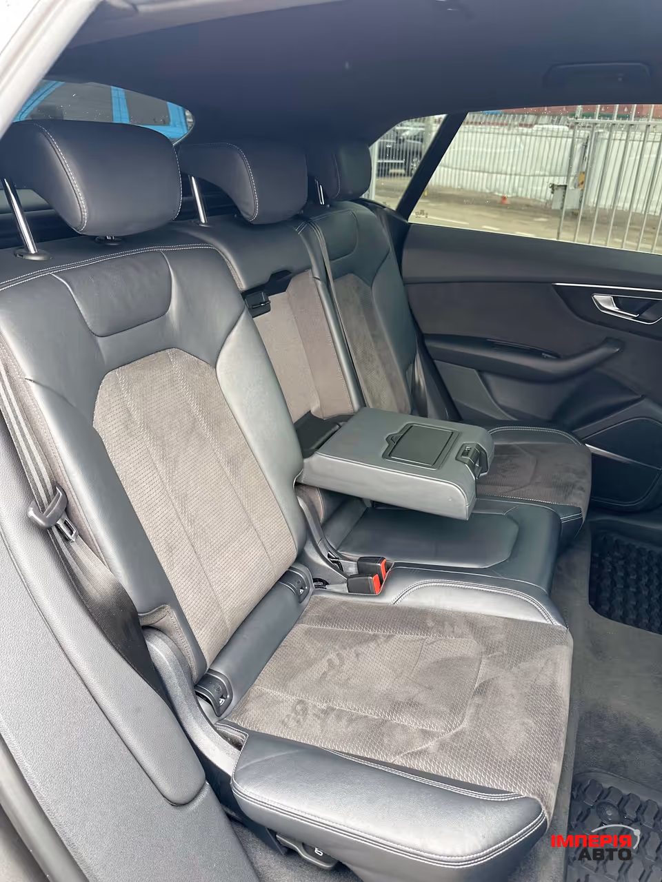 Audi Q8 - фото 15