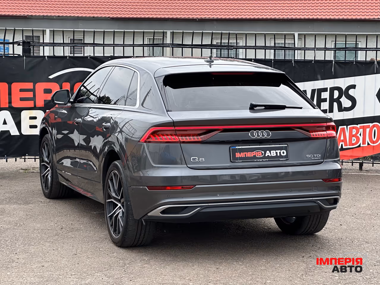 Audi Q8 - фото 6