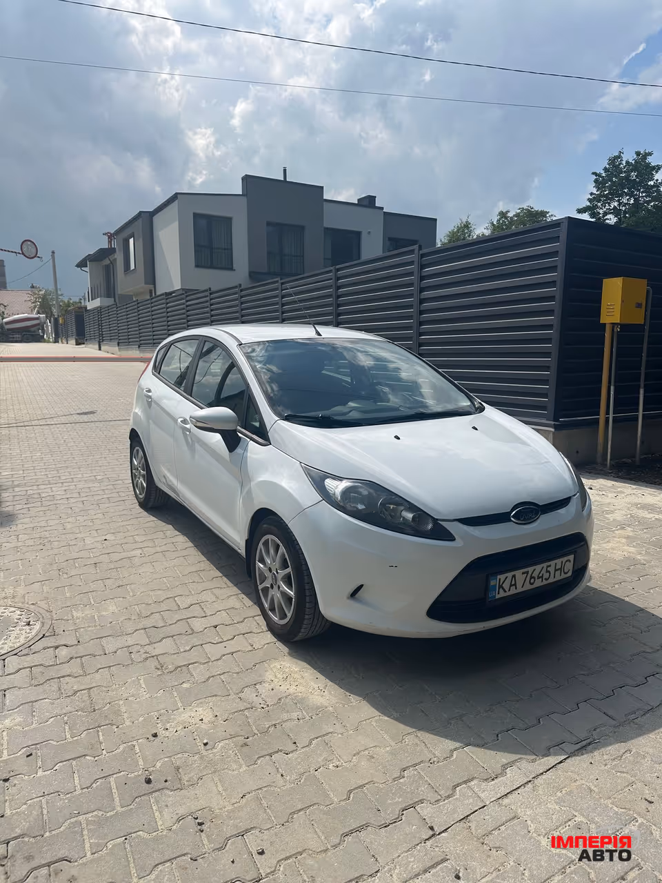 Ford Fiesta - фото 1