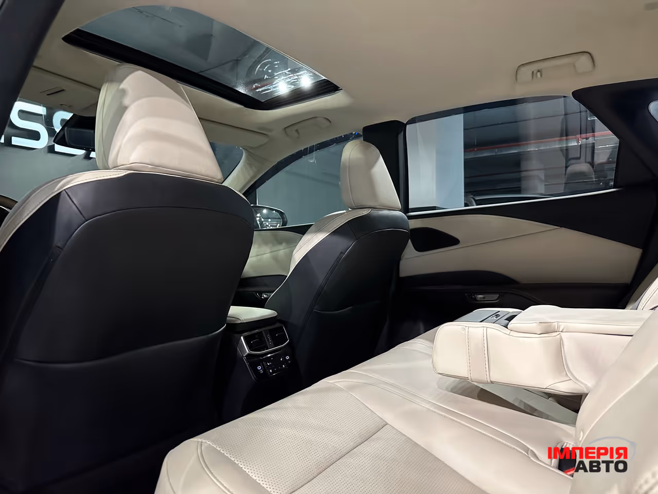 Lexus RX - фото 11