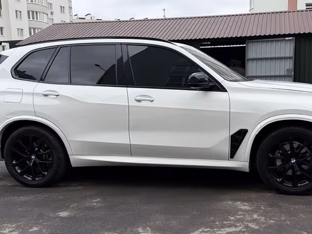 BMW X5 - фото 2