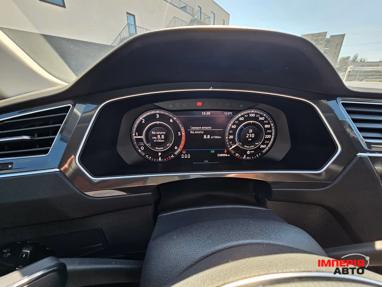 Volkswagen Tiguan - фото 10