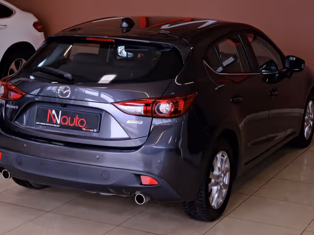 Mazda 3 - фото 5