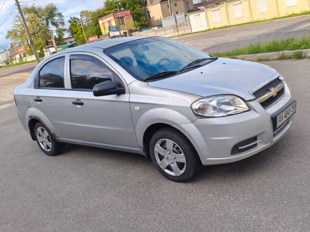 Chevrolet Aveo - фото 1