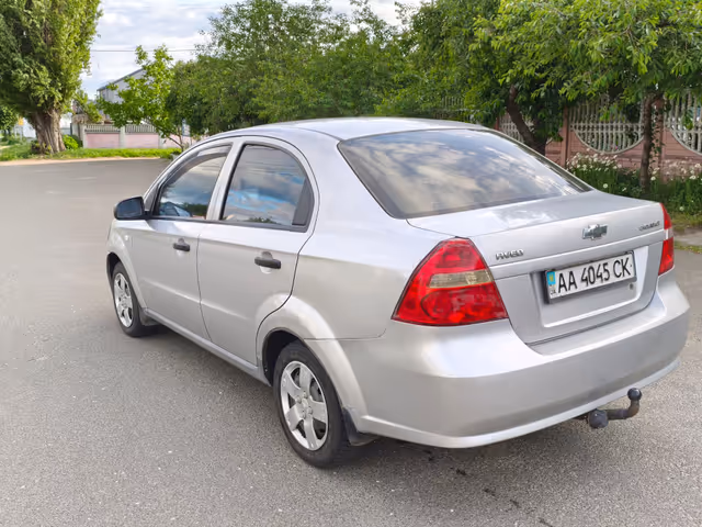 Chevrolet Aveo - фото 4