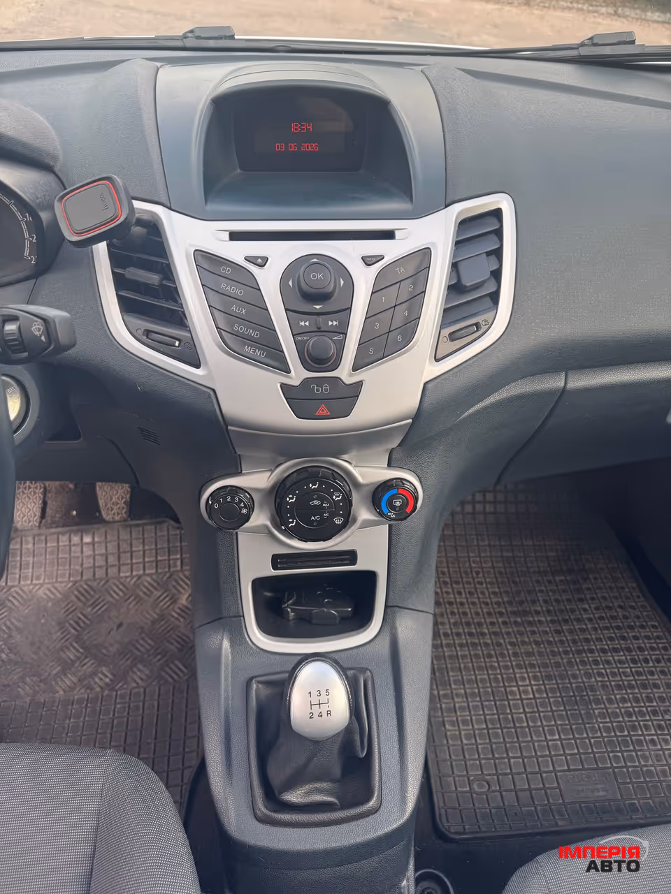 Ford Fiesta - фото 2