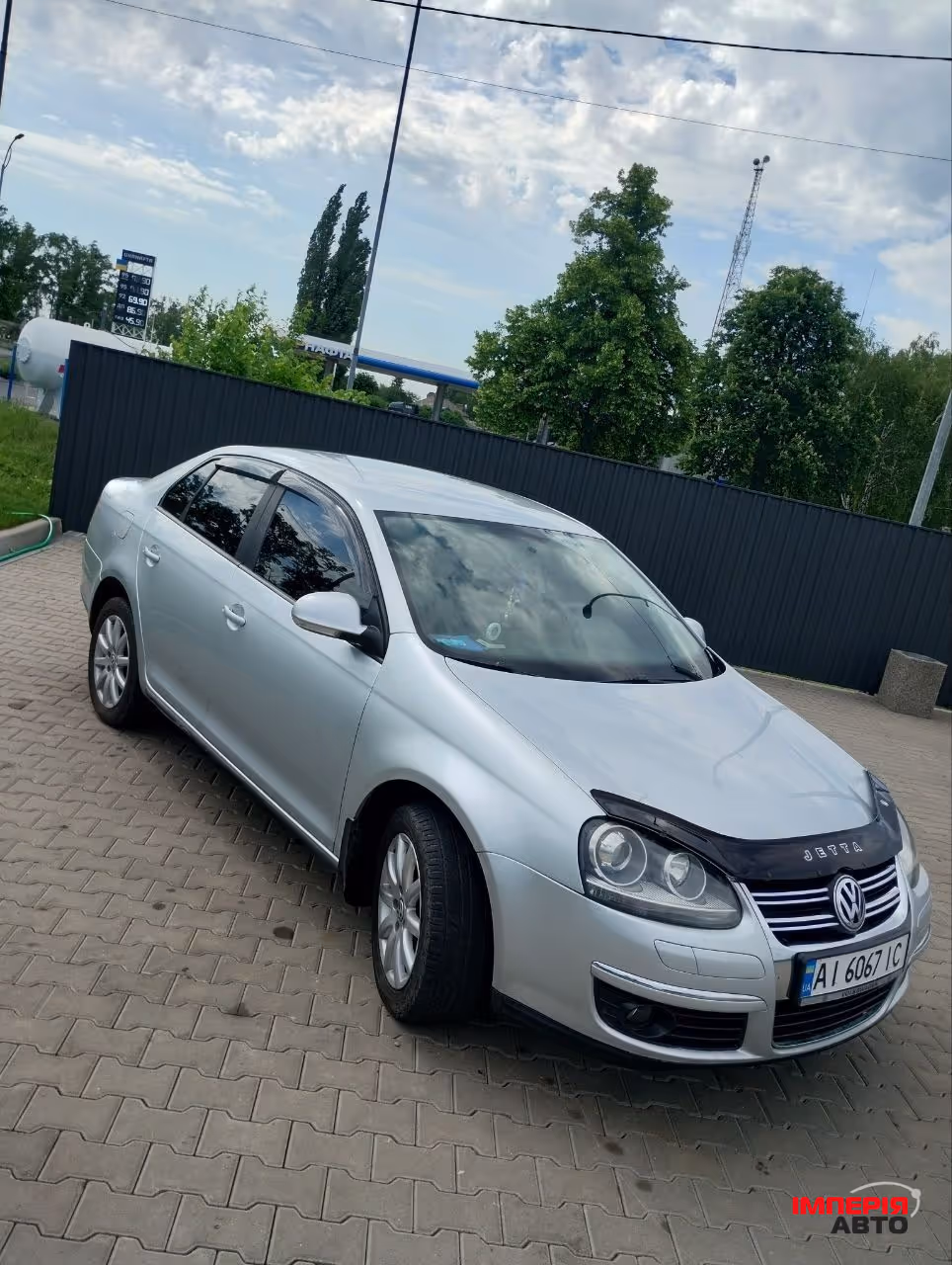 Volkswagen Jetta - фото 2