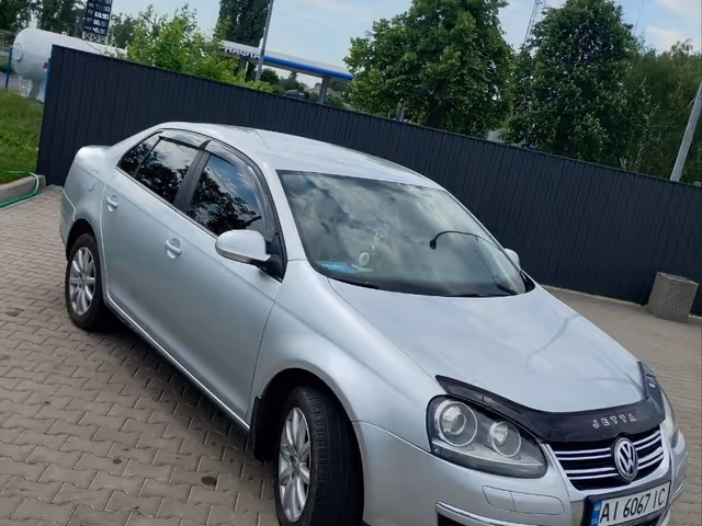 Volkswagen Jetta - фото 2