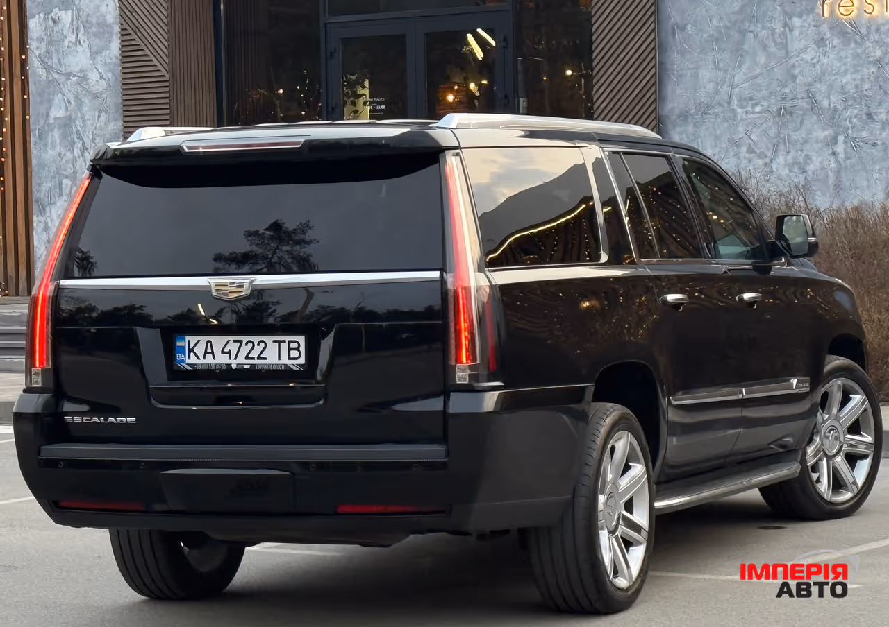 Cadillac Escalade - фото 13
