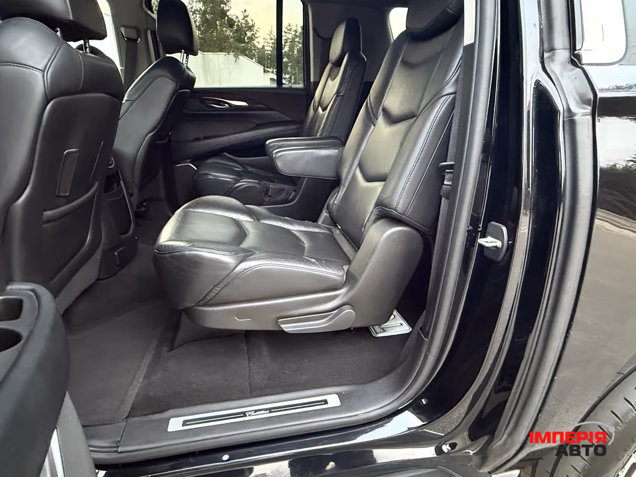 Cadillac Escalade - фото 24