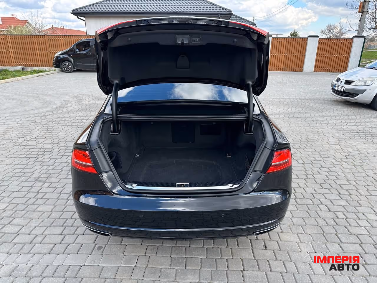 Audi A8 - фото 4