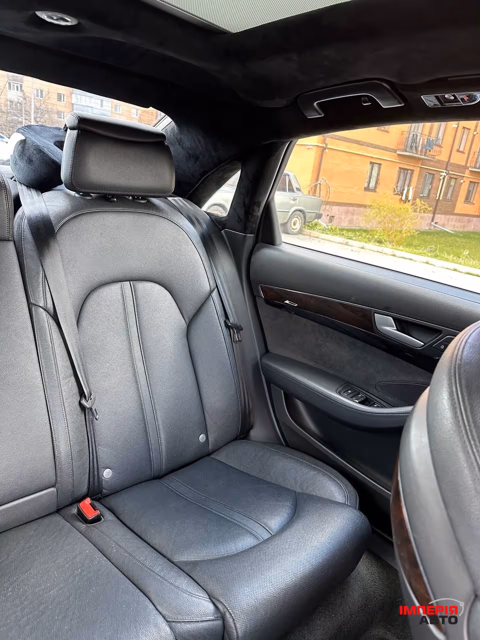 Audi A8 - фото 13