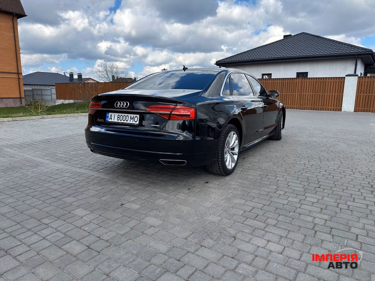 Audi A8 - фото 3