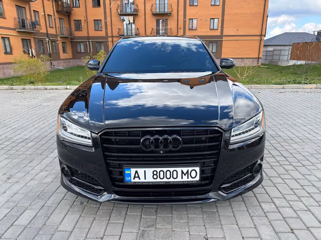 Audi A8 - фото 1