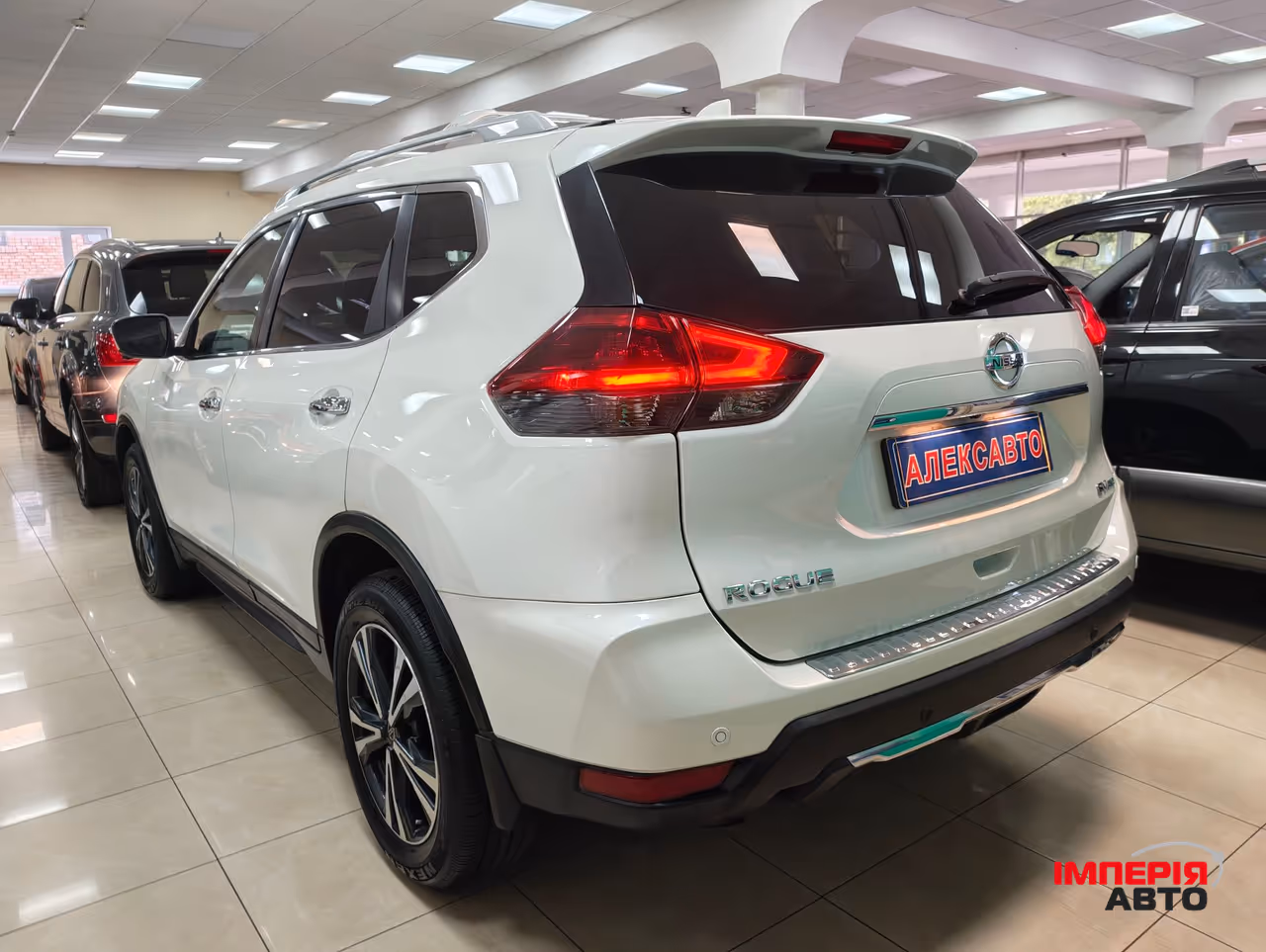 Nissan Rogue - фото 2