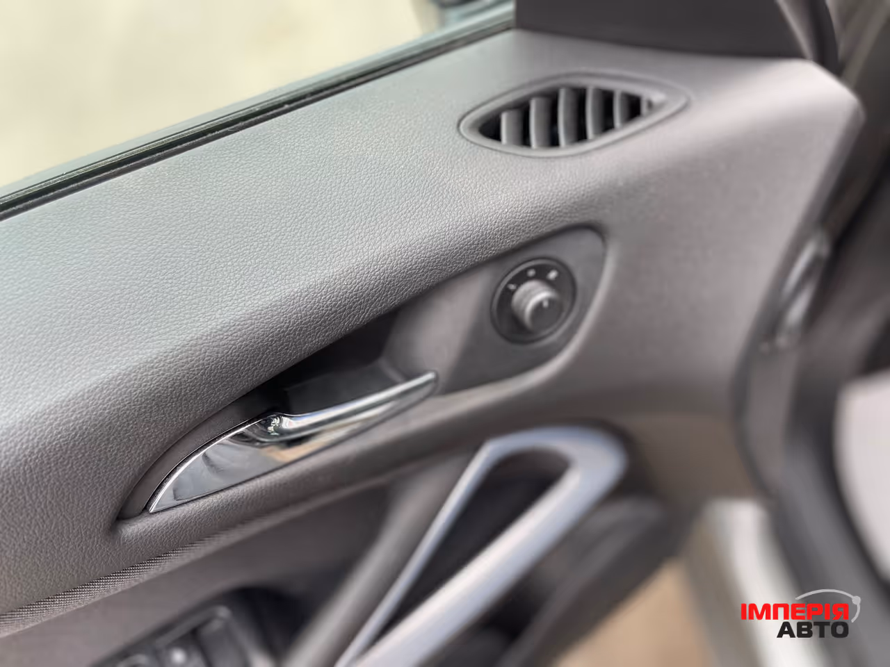 Opel Zafira - фото 15