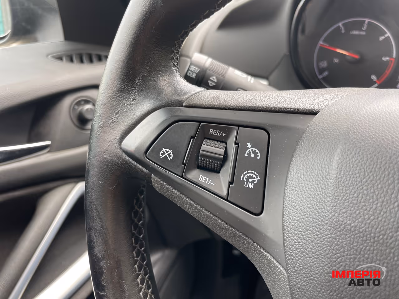Opel Zafira - фото 22