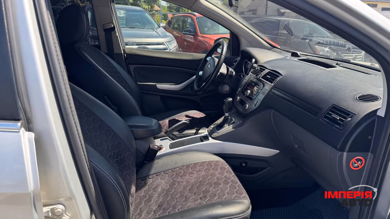 Ford Kuga - фото 6