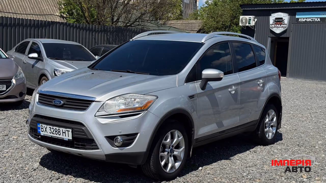Ford Kuga - фото 1