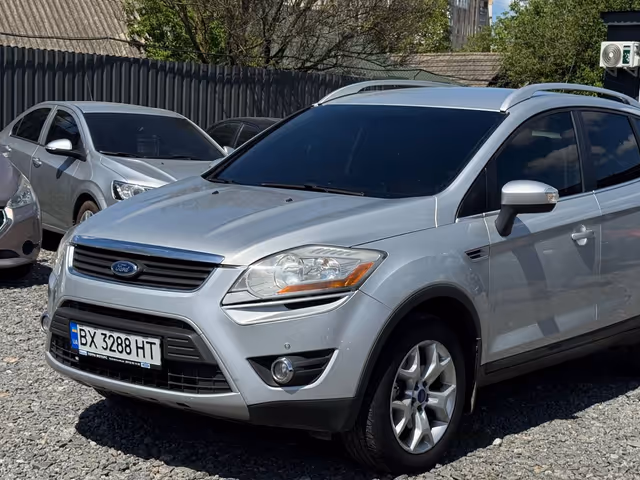 Ford Kuga - фото 1