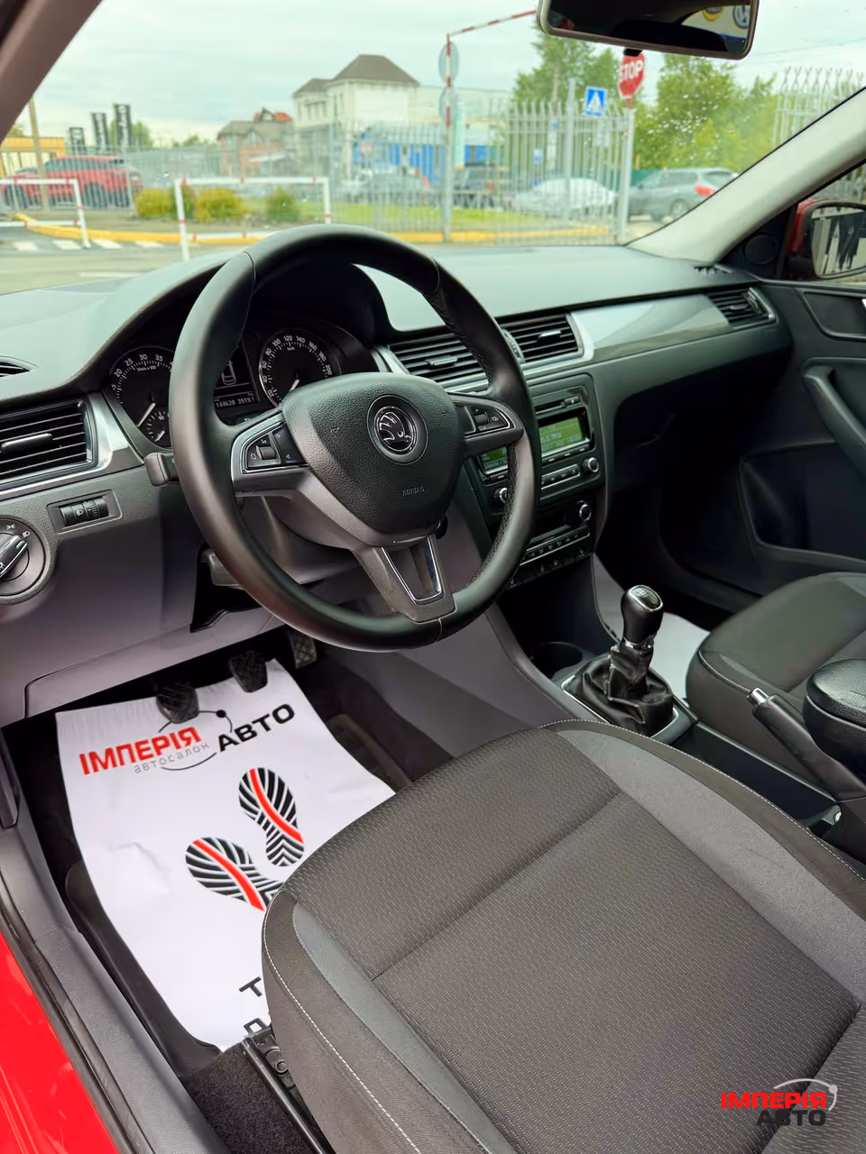 Skoda Rapid - фото 12