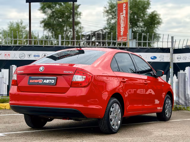 Skoda Rapid - фото 5