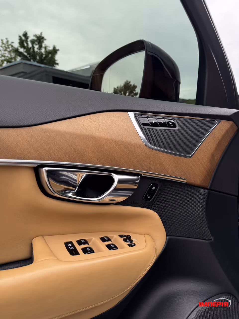 Volvo XC90 - фото 28