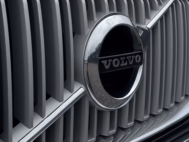 Volvo XC90 - фото 3