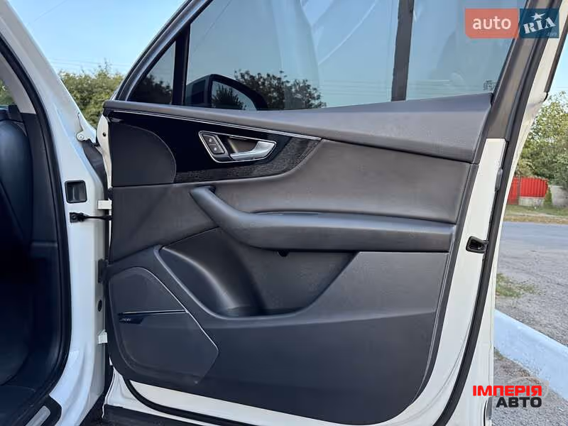 Audi Q7 - фото 9