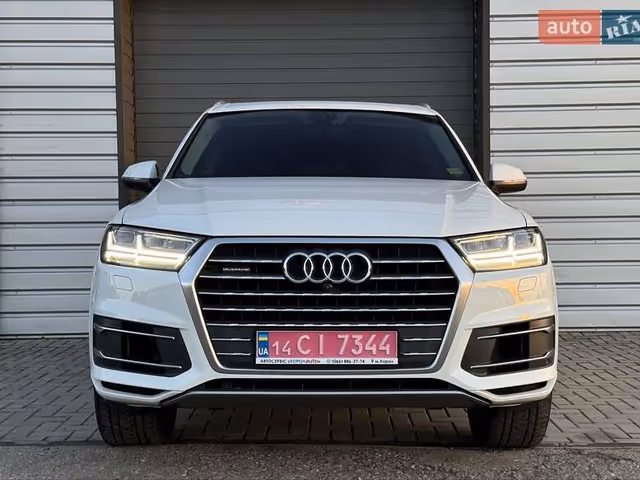Audi Q7 - фото 1