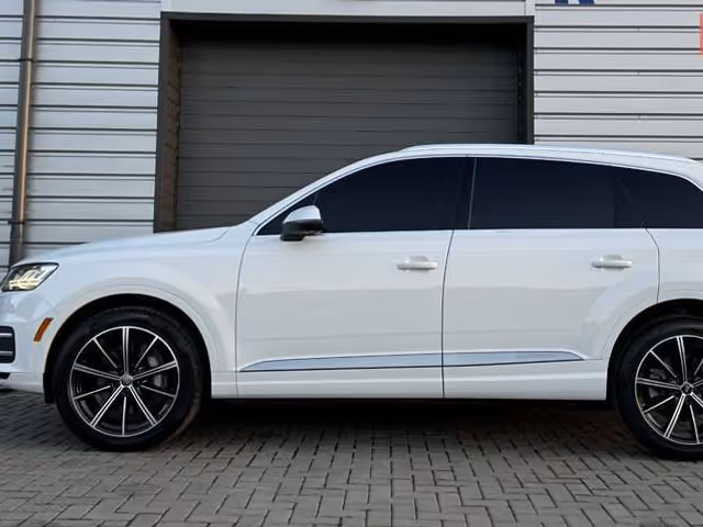 Audi Q7 - фото 2