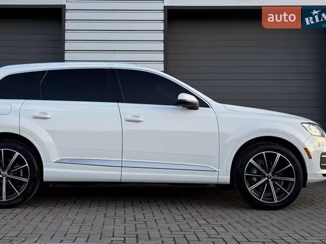 Audi Q7 - фото 4