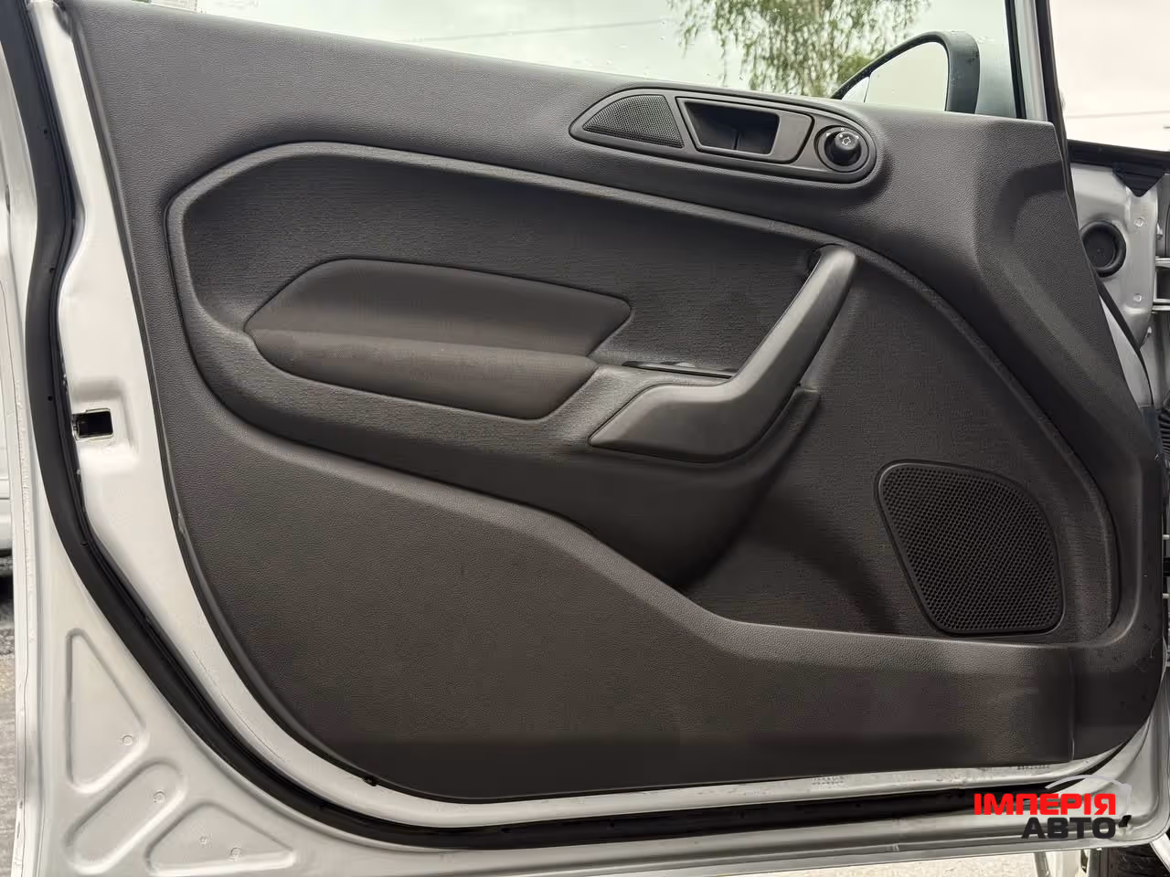 Ford Fiesta - фото 16