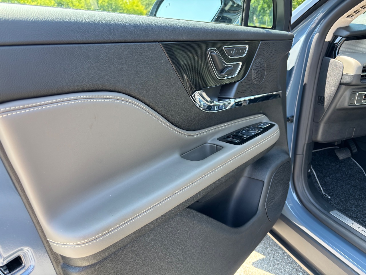 Lincoln Corsair - фото 24