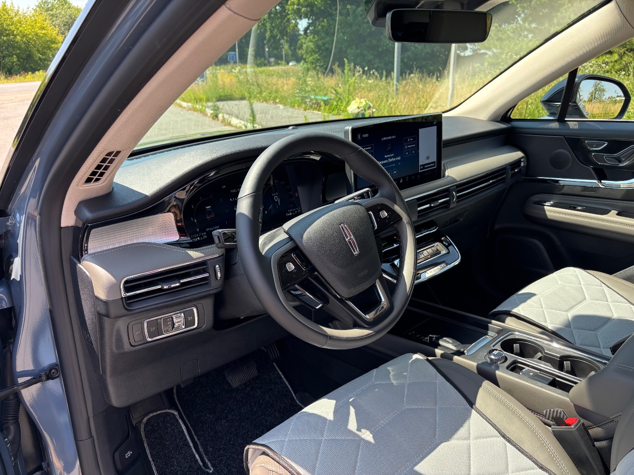 Lincoln Corsair - фото 17